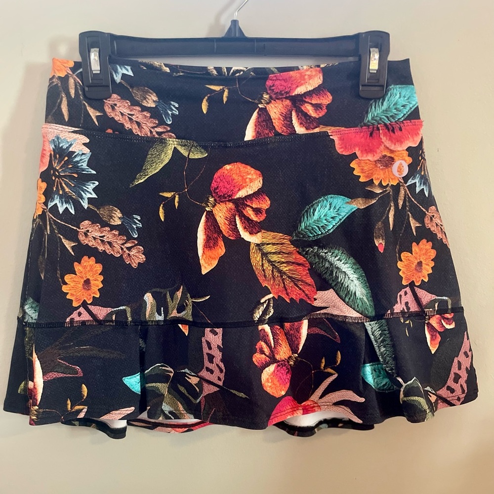 Dona Jo Tennis Pickleball Skirt/Skort Size 2 (large). Like New. Black Orange